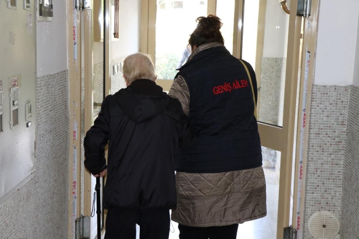 B&uuml;y&uuml;kşehir verdiği hizmetler ile yaşlı ve engelli vatandaşların yanında