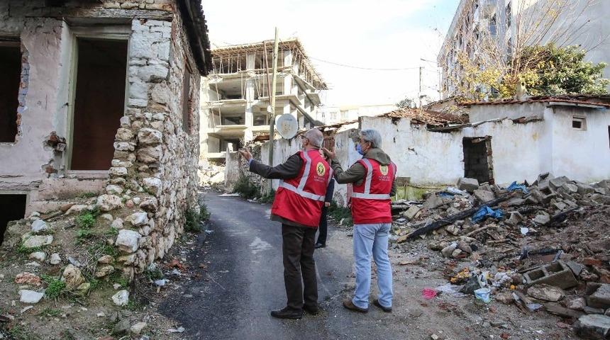 Buca&rsquo;nın metruk binalarına can ve mal g&uuml;venliği &ouml;nlemi