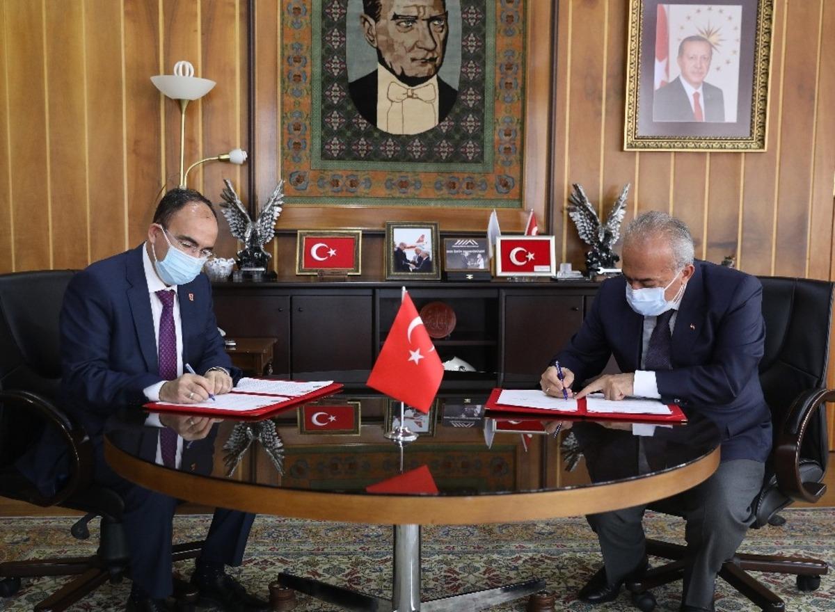 &Uuml;niversiteler arası iş birlikleri g&uuml;&ccedil;leniyor