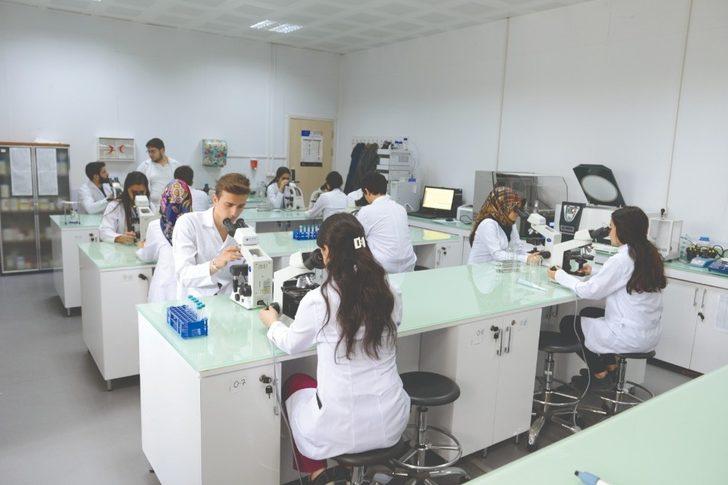 Bartın Üniversitesi 3 “Star” öğrenci çıkardı G1