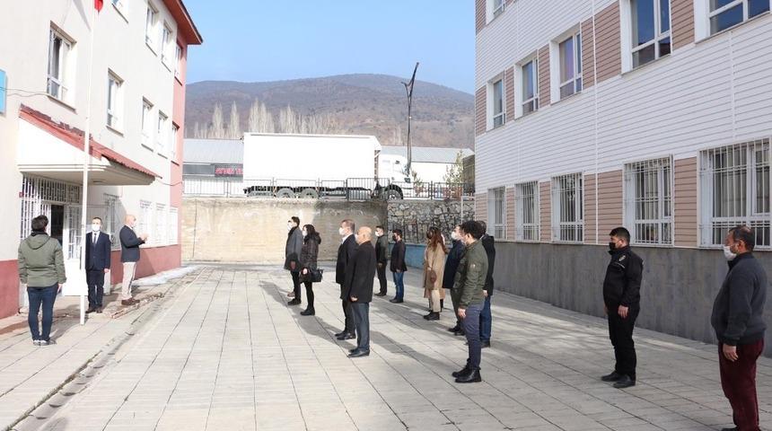 Hizan&rsquo;da bayrak t&ouml;reni