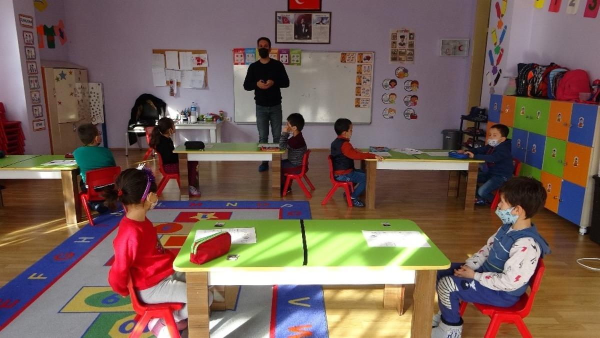 &Ccedil;ocuklar ezberci y&ouml;ntem yerine resim &ccedil;izerek harfleri &ouml;ğrenecek