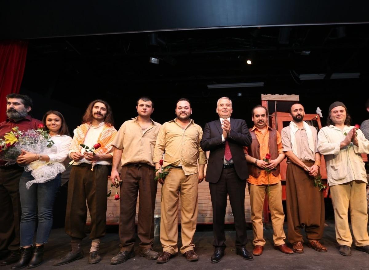 Denizli&rsquo;nin tiyatrosu Uluslararası t&ouml;renden 5 &ouml;d&uuml;l aldı