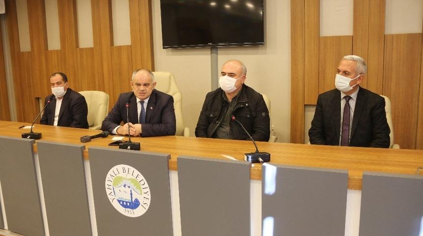 Başkan &Ouml;zt&uuml;rk pazarcı esnafıyla toplantı yaptı