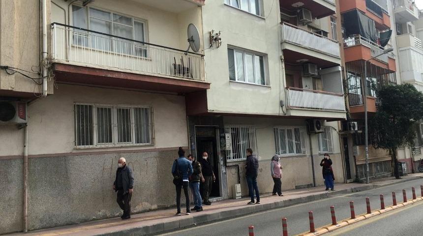 Yaşlı kadın tuvalette &ouml;l&uuml; olarak bulundu