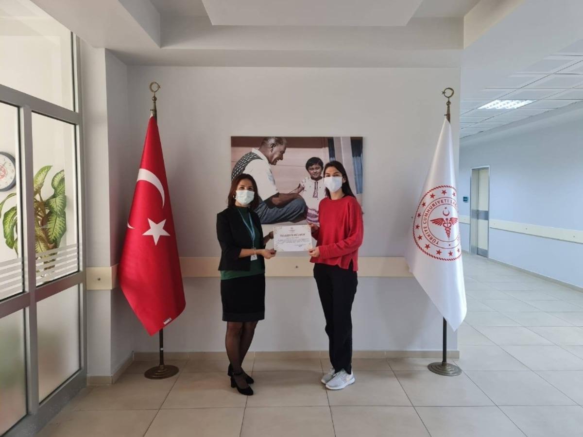 S&ouml;ke&rsquo;de uzmanlıklarını kazanan hekimlere teşekk&uuml;r belgesi verildi