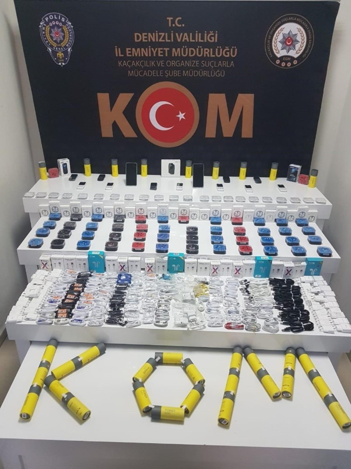 Ka&ccedil;ak &uuml;r&uuml;nler ile beraber yakalandılar