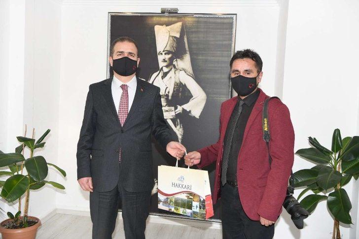 Vali Akbıyık gazetecilerle bir araya geldi G1