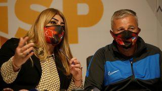 Kayserispor, teknik direktör Dan Petrescu için imza töreni düzenledi