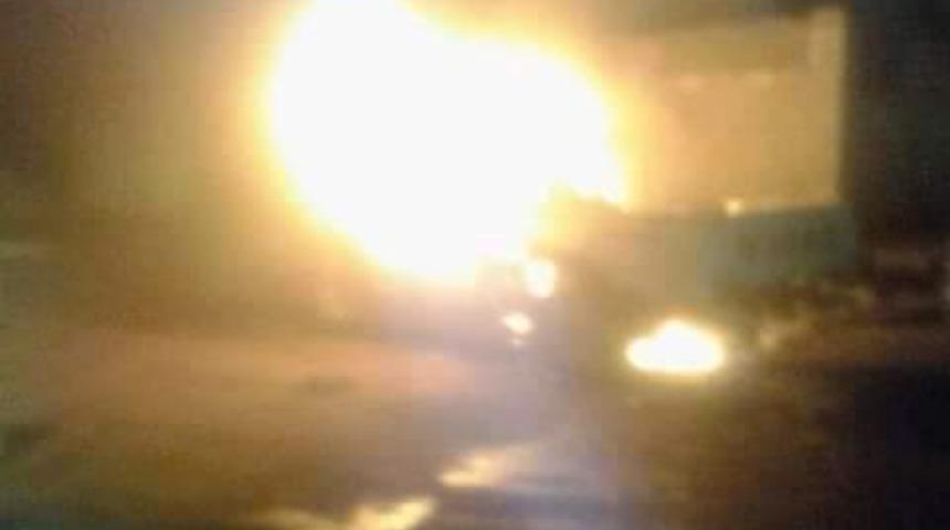 Aden&rsquo;de askeri ara&ccedil;ta patlama