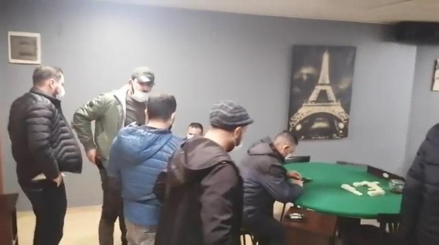 Kocaeli&rsquo;de kumar oynayan 12 kişiye ceza