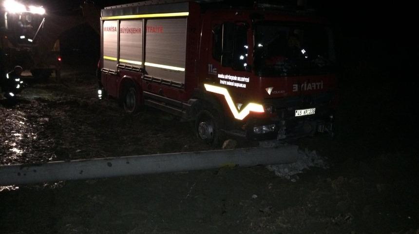 Asılsız ihbara giden itfaiye aracı kaza yaptı