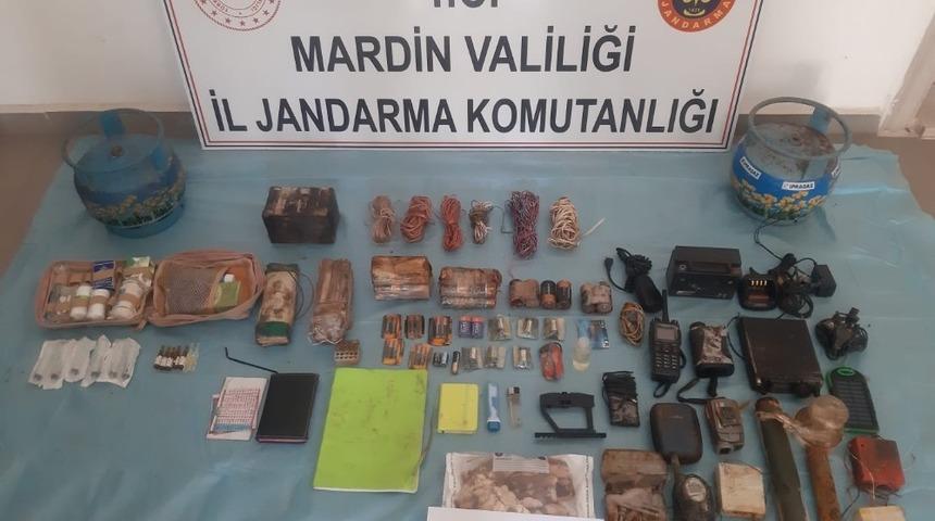 Mardin&rsquo;de 25 adrese şafak vakti ter&ouml;r operasyonu: 22 g&ouml;zaltı