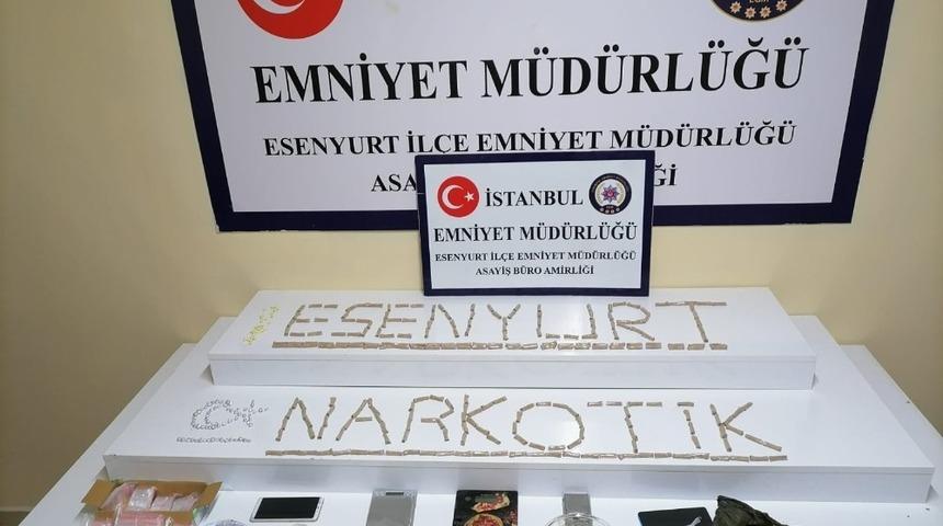 Esenyurt&rsquo;ta 3 kilo uyuşturucu ele ge&ccedil;irildi