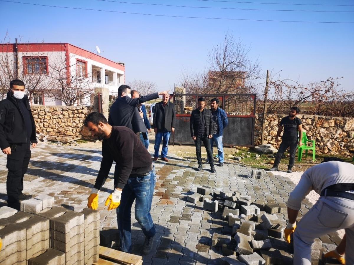 Eğil Belediyesi kırsal mahalleleri parke taşı ile d&ouml;ş&uuml;yor