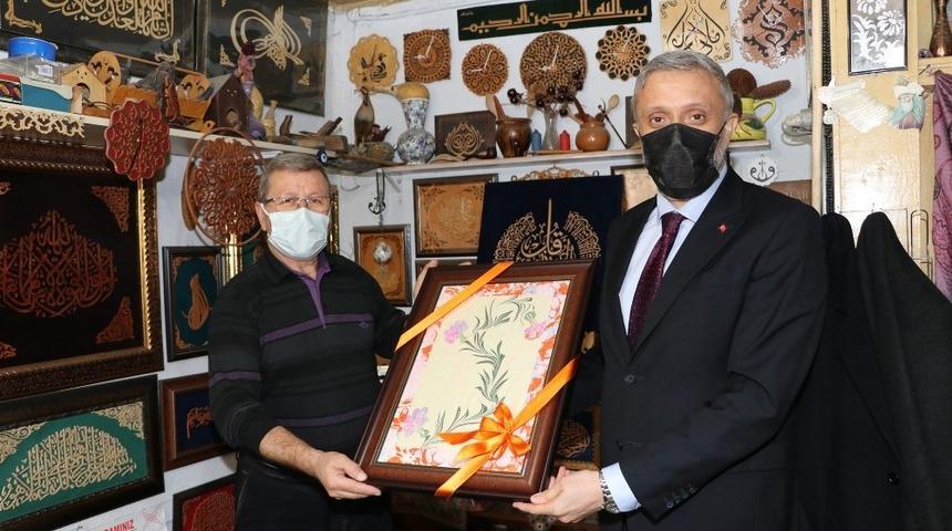 Başkan Bi&ccedil;er gazetecileri unutmadı