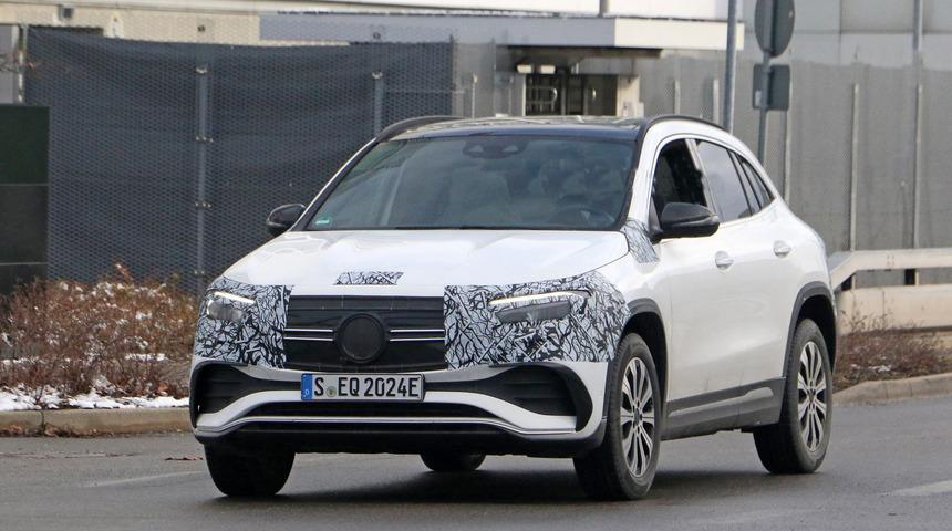 Mercedes EQA daha az kamuflaj ile görüntülendi!