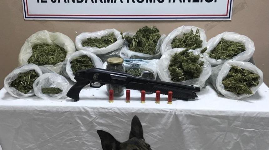 Malatya&rsquo;da 5 kilo 300 gram esrar ele ge&ccedil;irildi