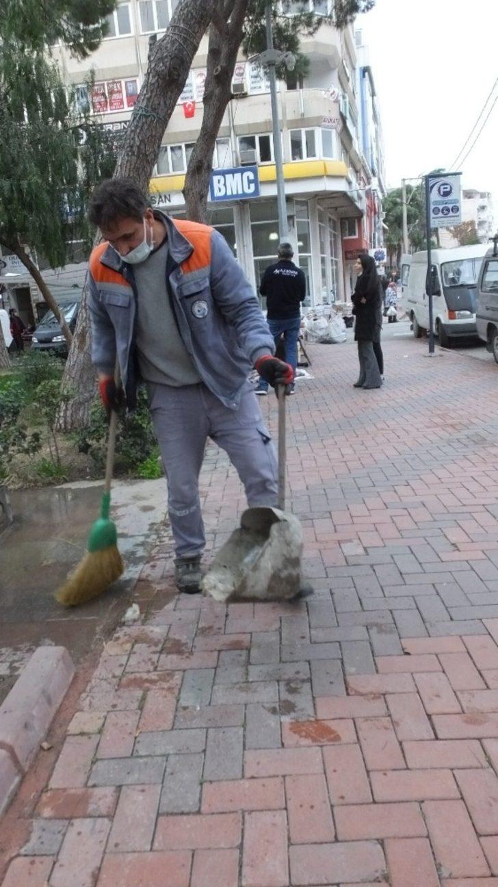 Burhaniye’de çalışkan temizlikçi takdir topladı G2