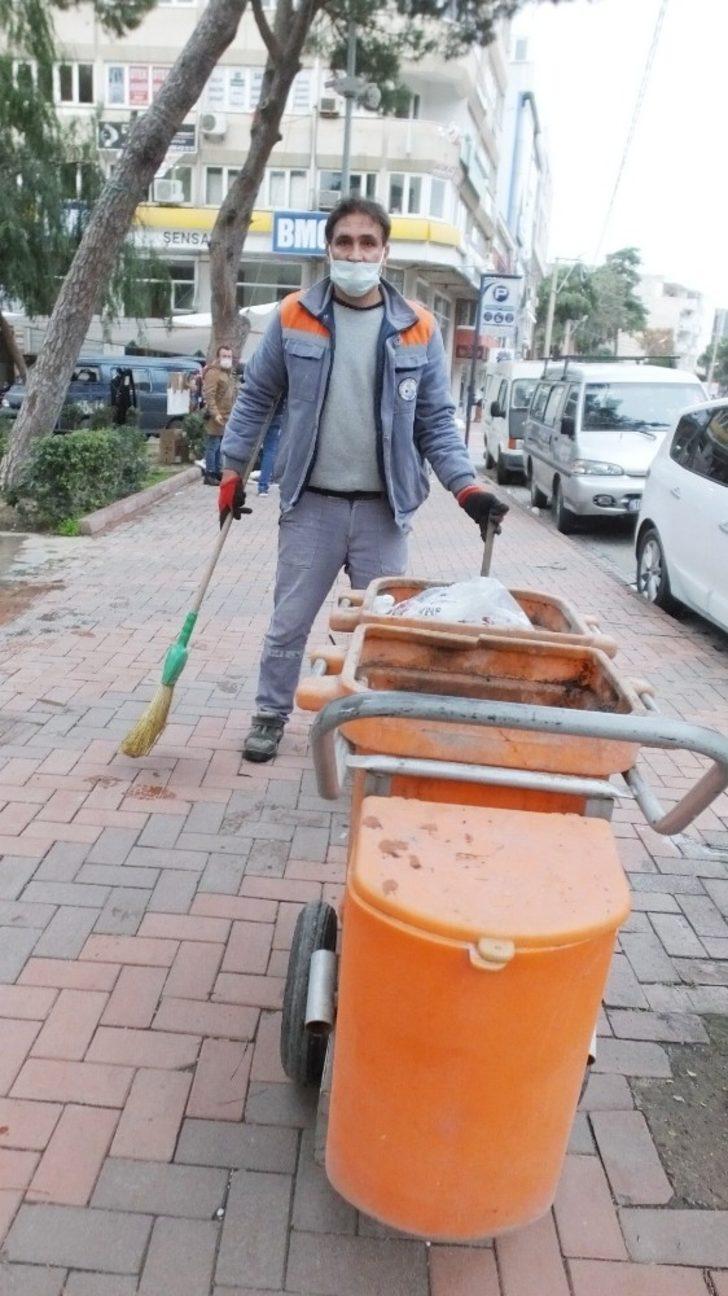 Burhaniye’de çalışkan temizlikçi takdir topladı G3