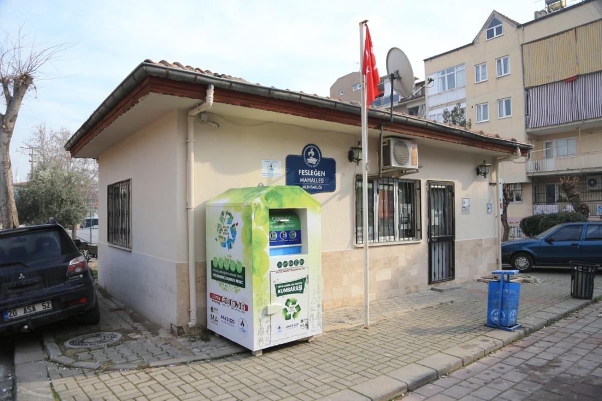 Tekstil atık kutuları yerleştiriliyor