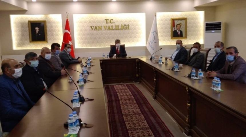 AK Parti heyetinden Vali Bilmez ve Emniyet M&uuml;d&uuml;r&uuml; Karabağ&rsquo;a ziyaret