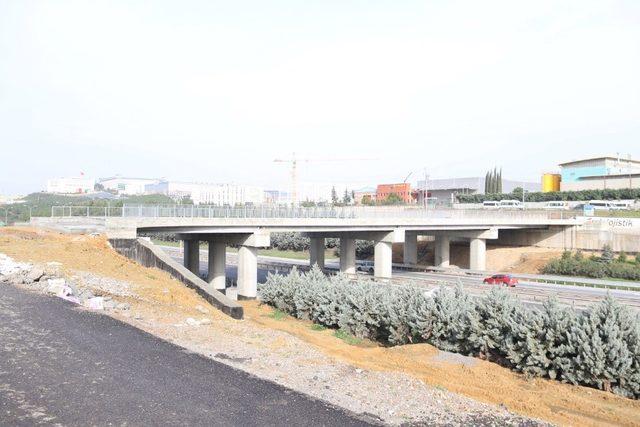 Gebze’deki önemli projede güney yan yollar asfaltlandı