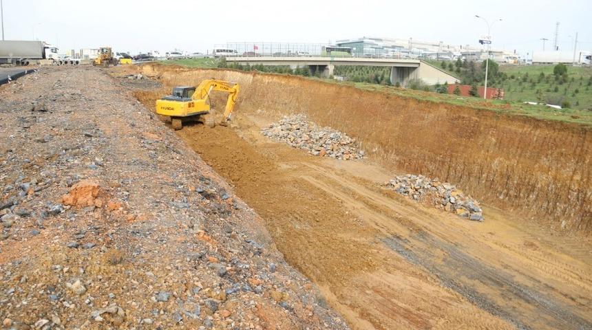 Gebze&rsquo;deki &ouml;nemli projede g&uuml;ney yan yollar asfaltlandı