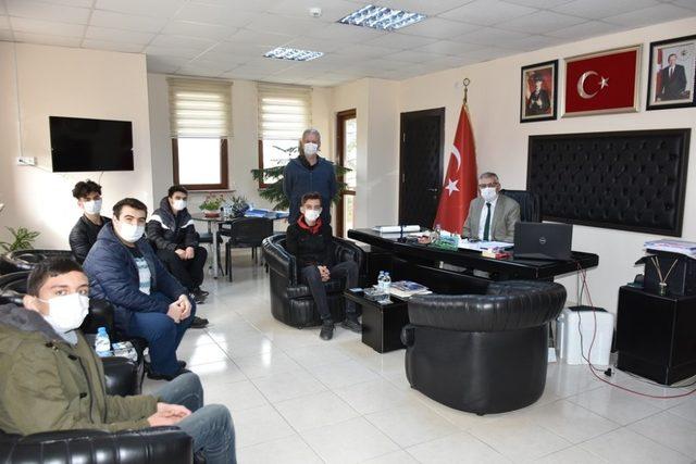 &Ouml;ğrenciler kanatlı hayvan yetiştiriciliği işine girip şirket kurdu 1