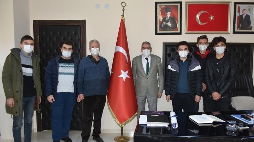 &Ouml;ğrenciler kanatlı hayvan yetiştiriciliği işine girip şirket kurdu