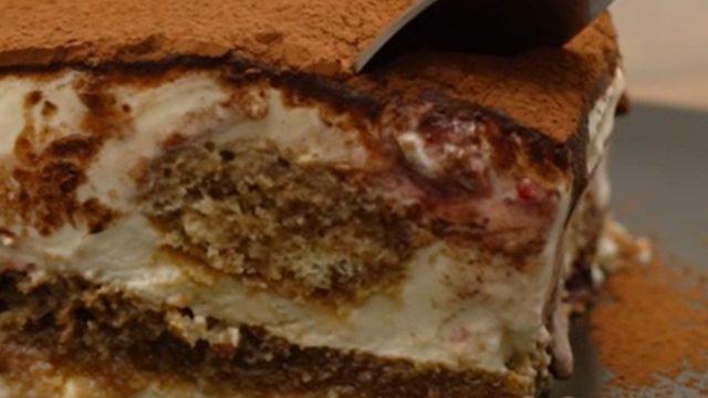 Fırın derdi yok, pişirme derdi yok! Orijinalini aratmayan kedi dilli yalancı tiramisu tarifi