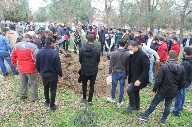 Kazada ölen baba oğul yan yana defnedildi G4