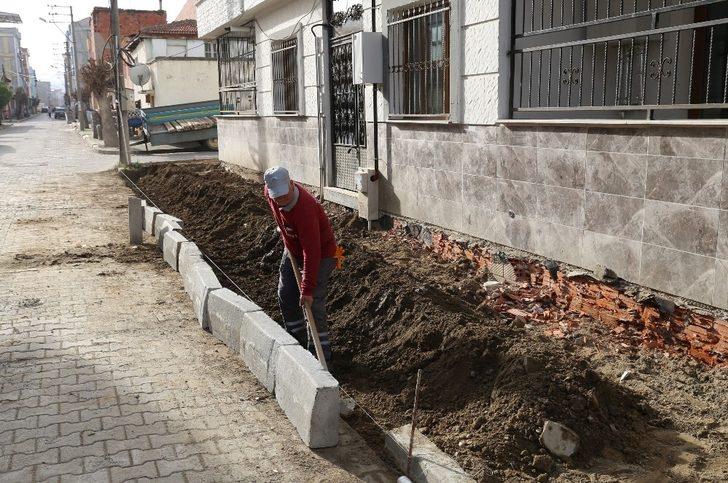 Turgutlu Belediyesi arazi yollarında asfalt hazırlık çalışmasına başladı G3