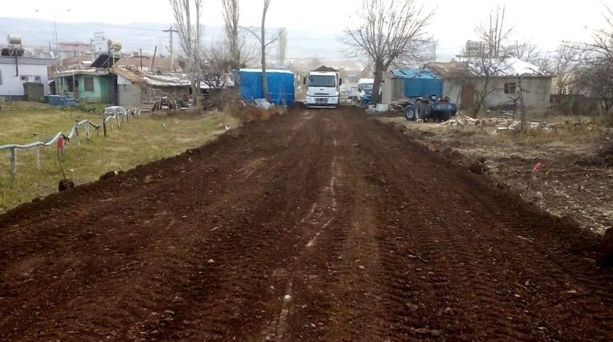 G&ouml;lbaşı&rsquo;nda mahallelere yeni yollar a&ccedil;ılıyor
