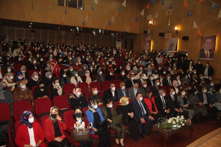 AK Parti Kilis Kadın Kolları Başkanı Öztin güven tazeledi G2