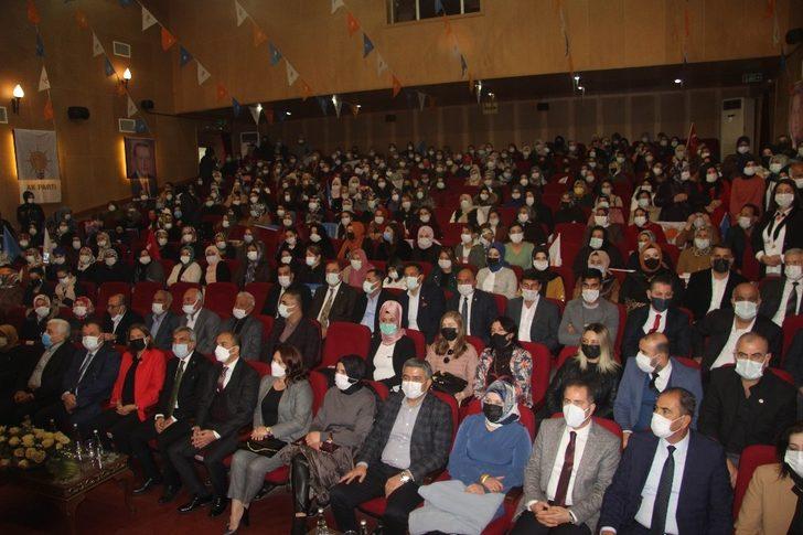 AK Parti Kilis Kadın Kolları Başkanı Öztin güven tazeledi G3