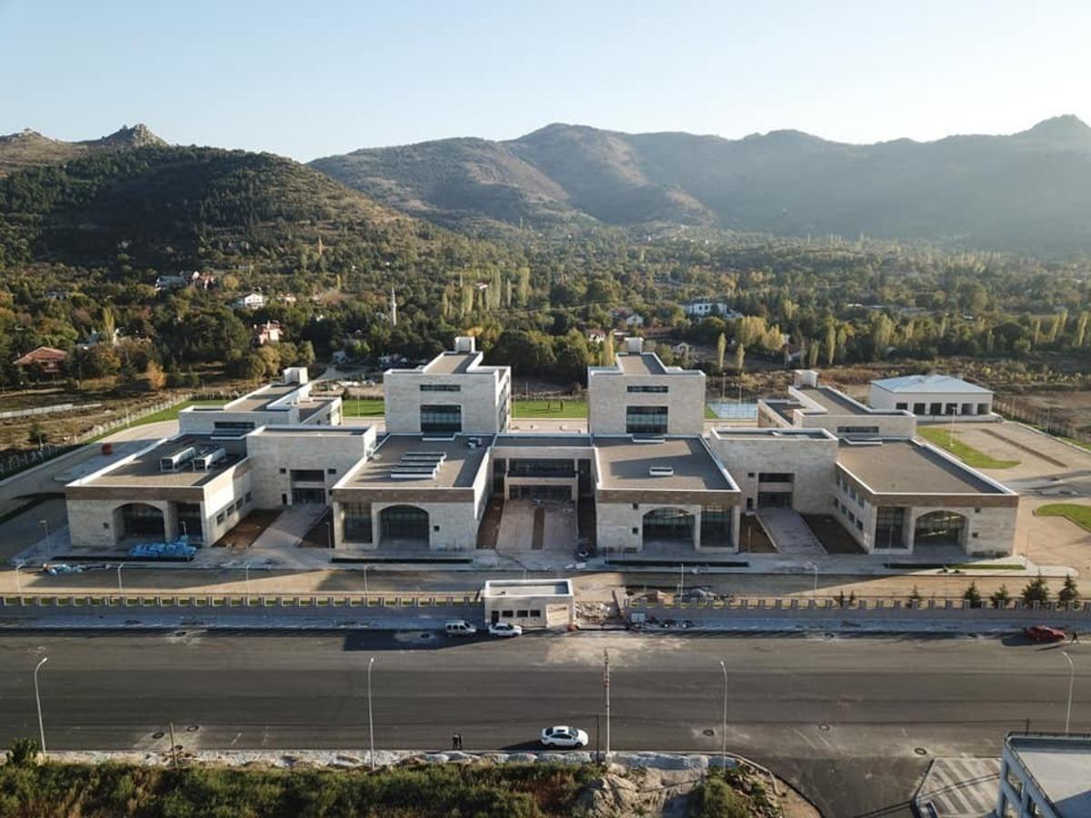 Yeni İl Emniyet M&uuml;d&uuml;rl&uuml;ğ&uuml; binası inşaatında sona gelindi