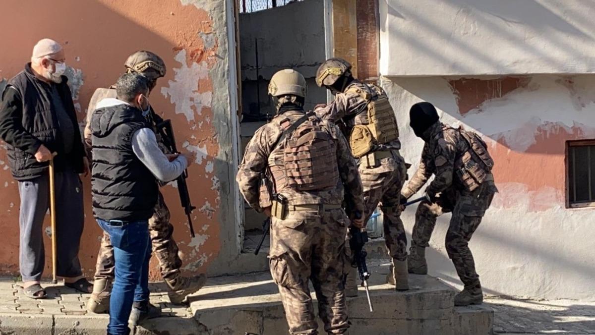 İskenderun&rsquo;da 400 polis ile narkotik operasyonu