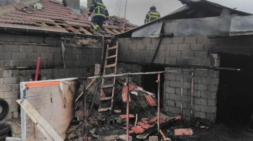 Konya&rsquo;da ağıl yangını:38 k&uuml;&ccedil;&uuml;kbaş hayvan telef oldu