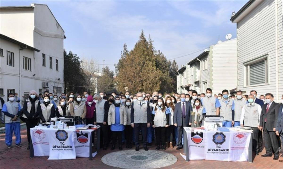 Diyarbakır B&uuml;y&uuml;kşehir Belediyesi veteriner hekimlere malzeme desteğinde bulundu