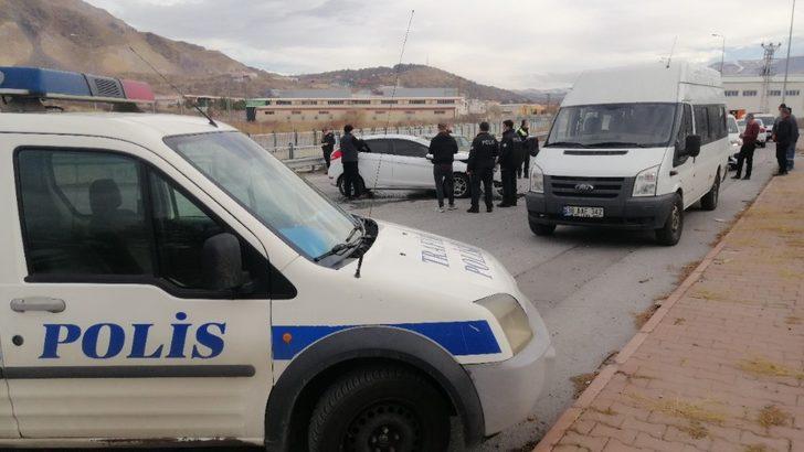 İki otomobil kafa kafaya çarpıştı: 4 yaralı G4