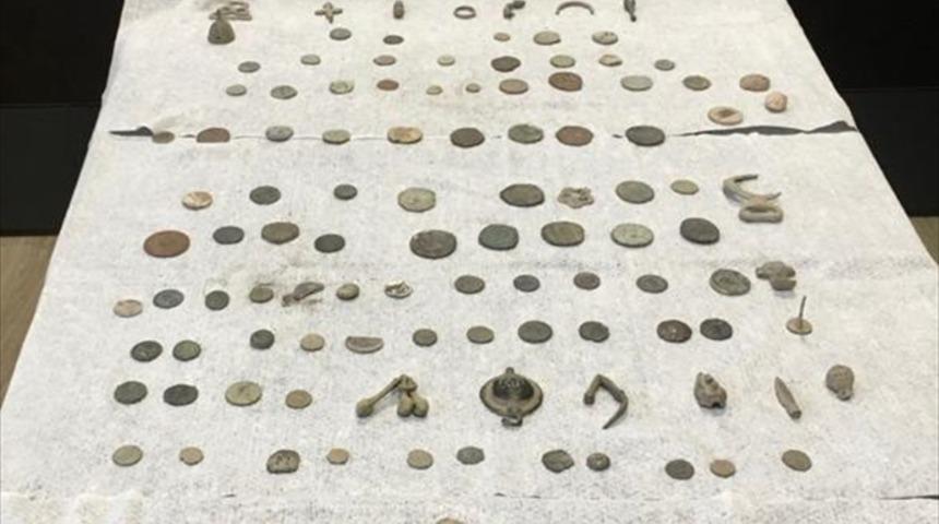 K&uuml;tahya'da 230 par&ccedil;a tarihi eser ele ge&ccedil;irildi