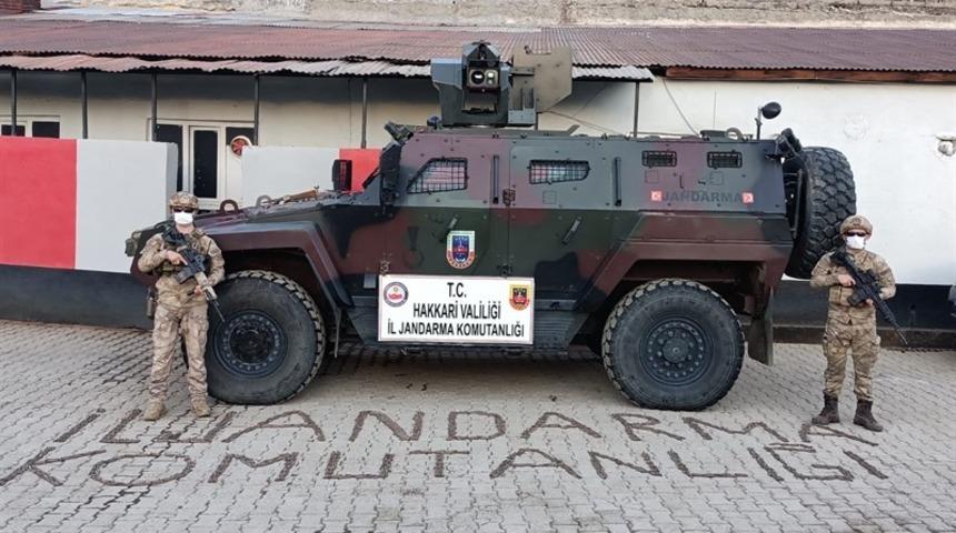 Şemdinli kırsalında operasyon: Mermi ve yaşam malzemesi ele ge&ccedil;irildi