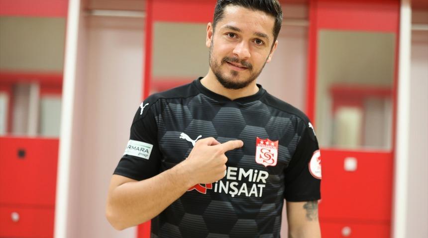 Sivasspor, Ahmet Oğuz'u transfer etti
