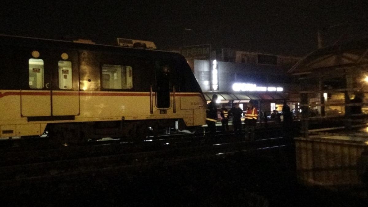 Raylardan yolun karşısına ge&ccedil;mek isterken trenin altında kaldı