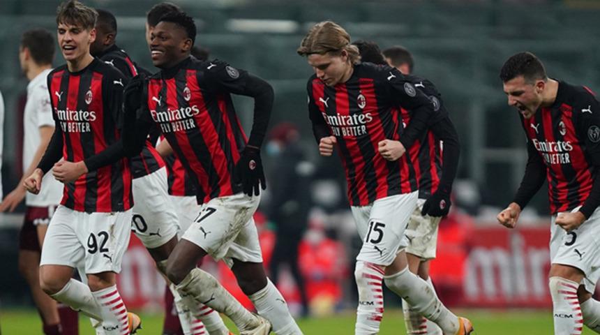 Milan İtalya Kupası'nda çeyrek finale yükseldi