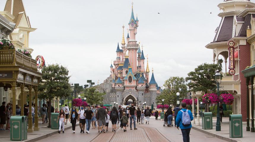 Disneyland aşı merkezi oluyor!