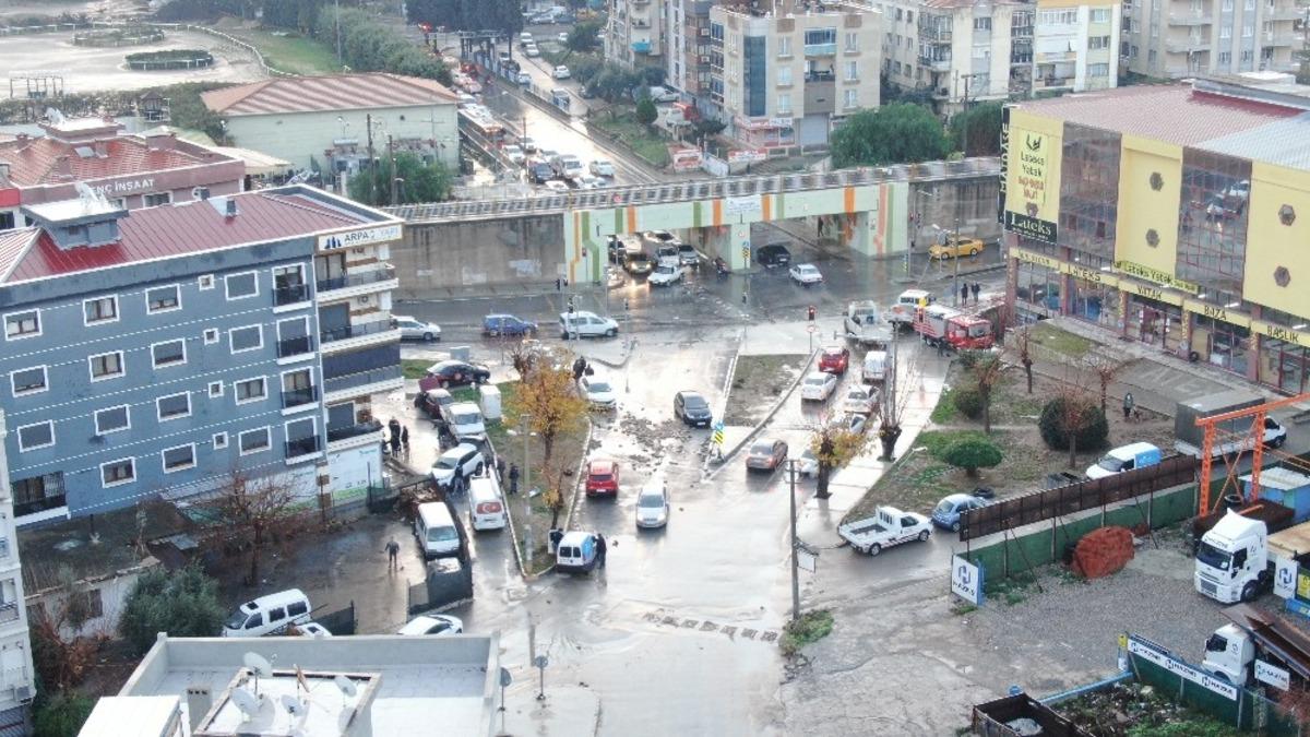 İzmir&rsquo;deki selin boyutu g&uuml;n ağarınca ortaya &ccedil;ıktı