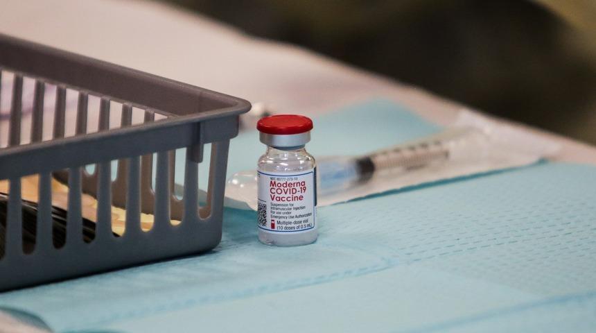 ABD'de korona aşıları &ccedil;&ouml;pe gidiyor!