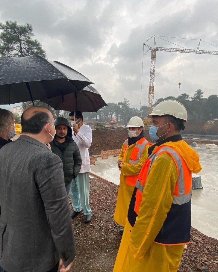 AK Parti Marmaris ilçe yönetimi yeni yapılacak olan hastane inşaatında incelemelerde bulundu G3